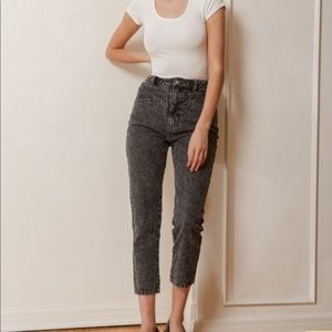 Lulu’s | Black Acid-Washed Cropped Jeans